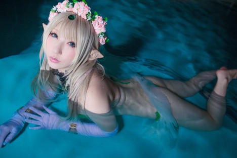 Skimpy-Elf-Cosplay-by-Saku-76-468x312