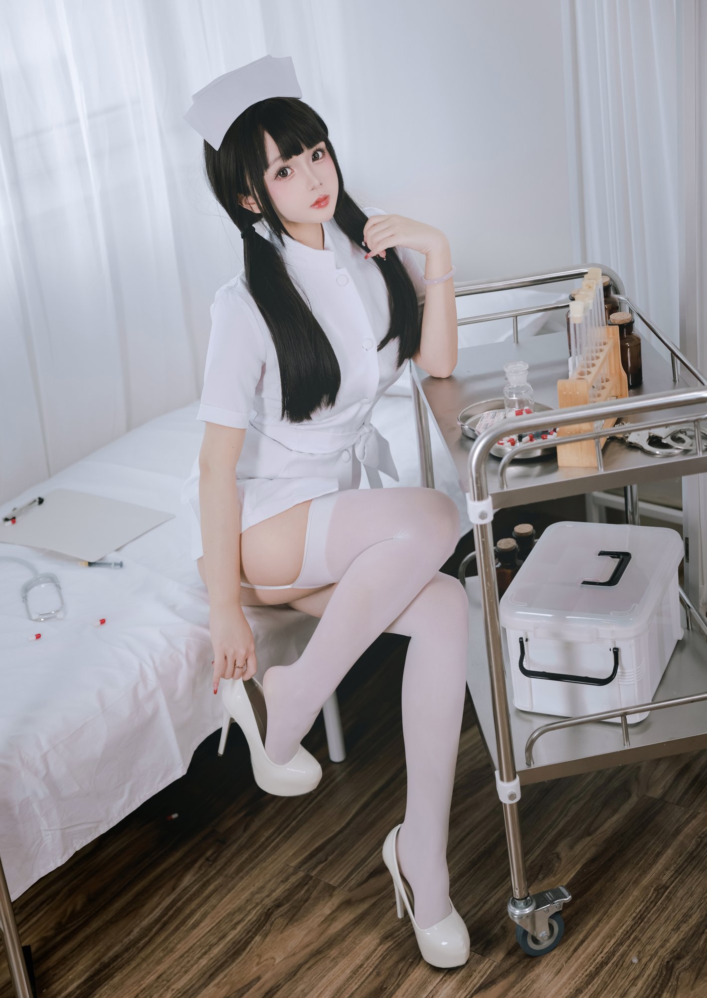 日奈娇 - 诊所护士